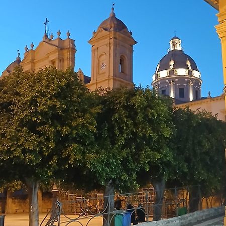 Casa Vacanza Zeus Noto Buitenkant foto